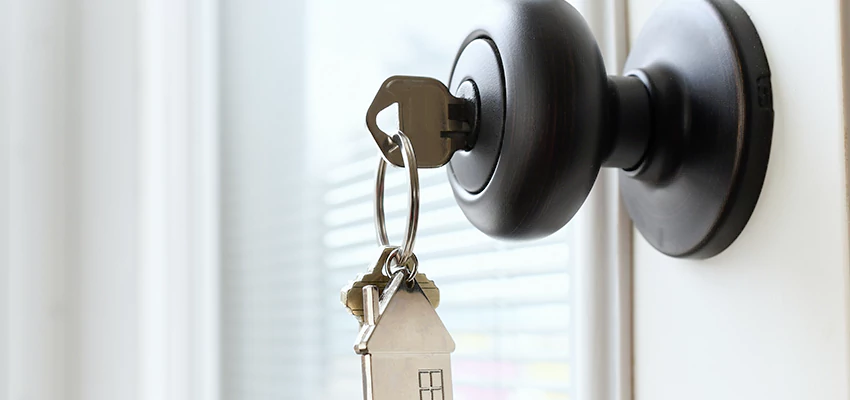 Bifold Door Knob Replacement in Clearlake, California